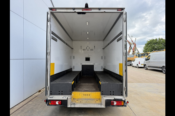 Renault Master Plancher T35 2.3 DCI 150PK Automaat Bakwagen Lowliner Plancher Airco Cruise Control Camera Foodtruck Meubelbak Paardenwagen