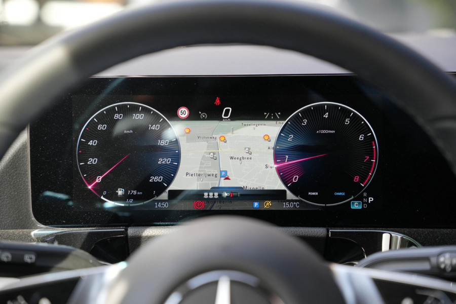 Mercedes-Benz GLA 180 Business Solution Luxury Stuurverwarming Multibeam LED Adapt. Cruise Trekhaak 18''LM