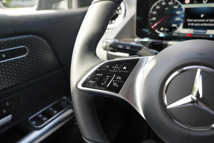 Mercedes-Benz GLA 180 Business Solution Luxury Stuurverwarming Multibeam LED Adapt. Cruise Trekhaak 18''LM