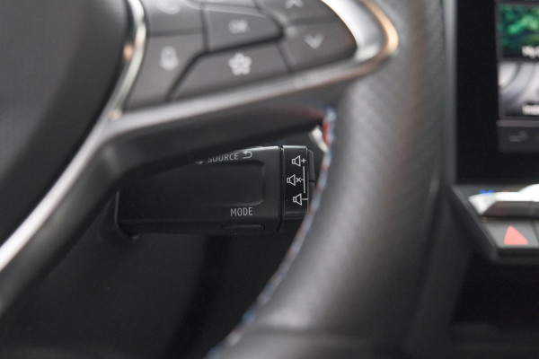Renault Captur 1.8 E-Tech full hybrid 160 esprit Alpine | 360 Camera | Adaptieve Cruise Control | Dodehoekdetectie | Stuurwielverwarming