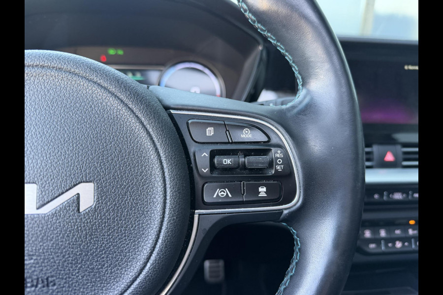 Kia e-Niro ExecutiveLine 64 kWh 17"/SOH 100%/Leder + memory/Schuif-kanteldak/Stuur + stoelverwarming v+a + koeling v/Dodehoek/Keyless/Apple Carplay & Android Auto