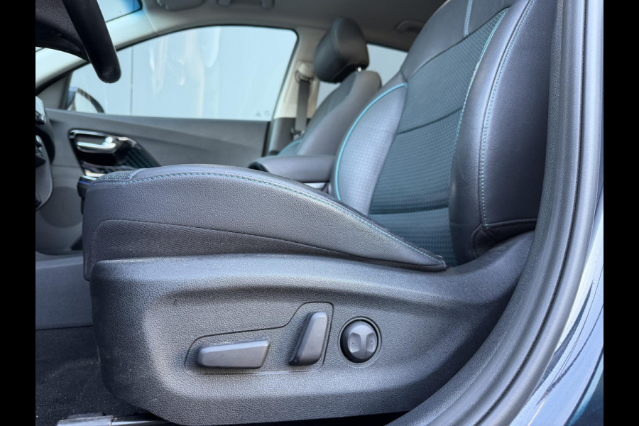 Kia e-Niro ExecutiveLine 64 kWh 17"/SOH 100%/Leder + memory/Schuif-kanteldak/Stuur + stoelverwarming v+a + koeling v/Dodehoek/Keyless/Apple Carplay & Android Auto