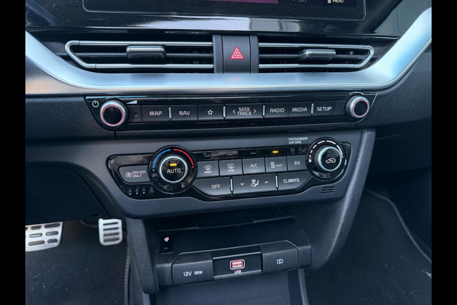 Kia e-Niro ExecutiveLine 64 kWh 17"/SOH 100%/Leder + memory/Schuif-kanteldak/Stuur + stoelverwarming v+a + koeling v/Dodehoek/Keyless/Apple Carplay & Android Auto