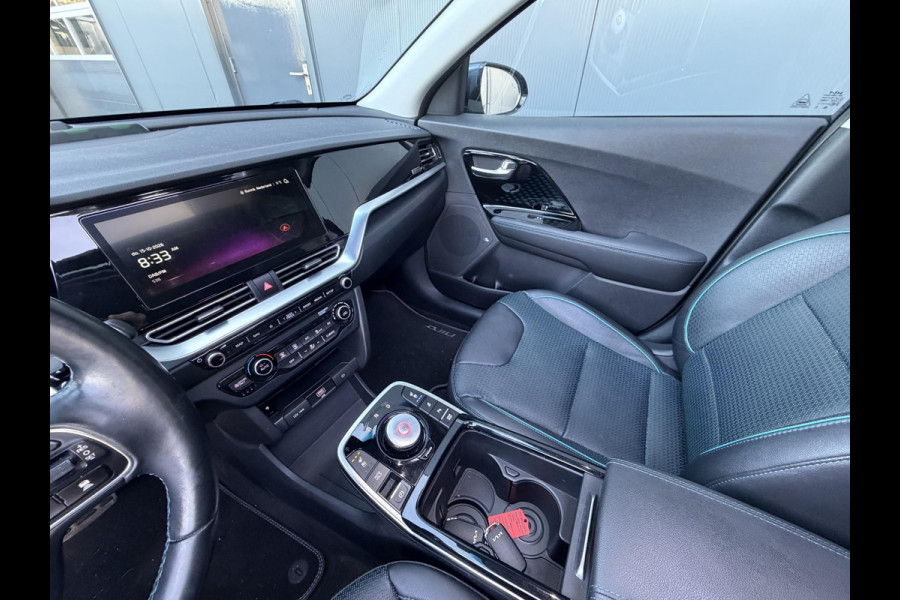 Kia e-Niro ExecutiveLine 64 kWh 17"/SOH 100%/Leder + memory/Schuif-kanteldak/Stuur + stoelverwarming v+a + koeling v/Dodehoek/Keyless/Apple Carplay & Android Auto