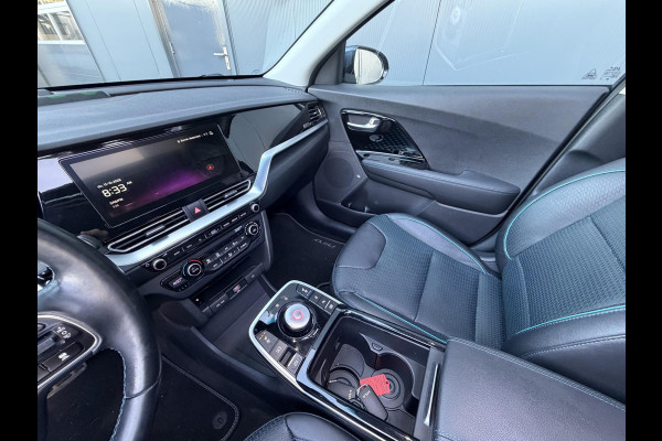 Kia e-Niro ExecutiveLine 64 kWh 17"/SOH 100%/Leder + memory/Schuif-kanteldak/Stuur + stoelverwarming v+a + koeling v/Dodehoek/Keyless/Apple Carplay & Android Auto
