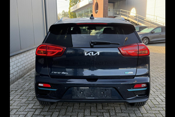Kia e-Niro ExecutiveLine 64 kWh 17"/SOH 100%/Leder + memory/Schuif-kanteldak/Stuur + stoelverwarming v+a + koeling v/Dodehoek/Keyless/Apple Carplay & Android Auto