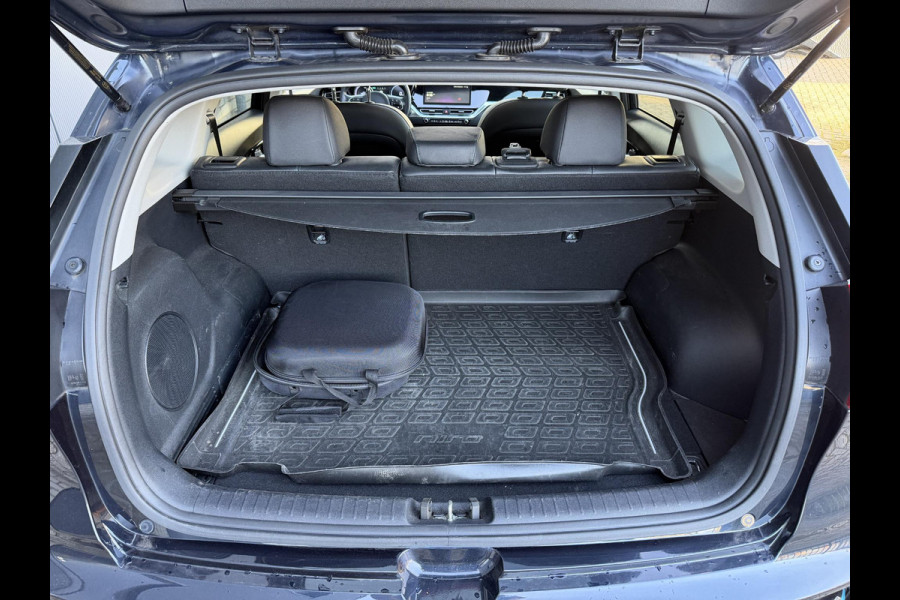 Kia e-Niro ExecutiveLine 64 kWh 17"/SOH 100%/Leder + memory/Schuif-kanteldak/Stuur + stoelverwarming v+a + koeling v/Dodehoek/Keyless/Apple Carplay & Android Auto