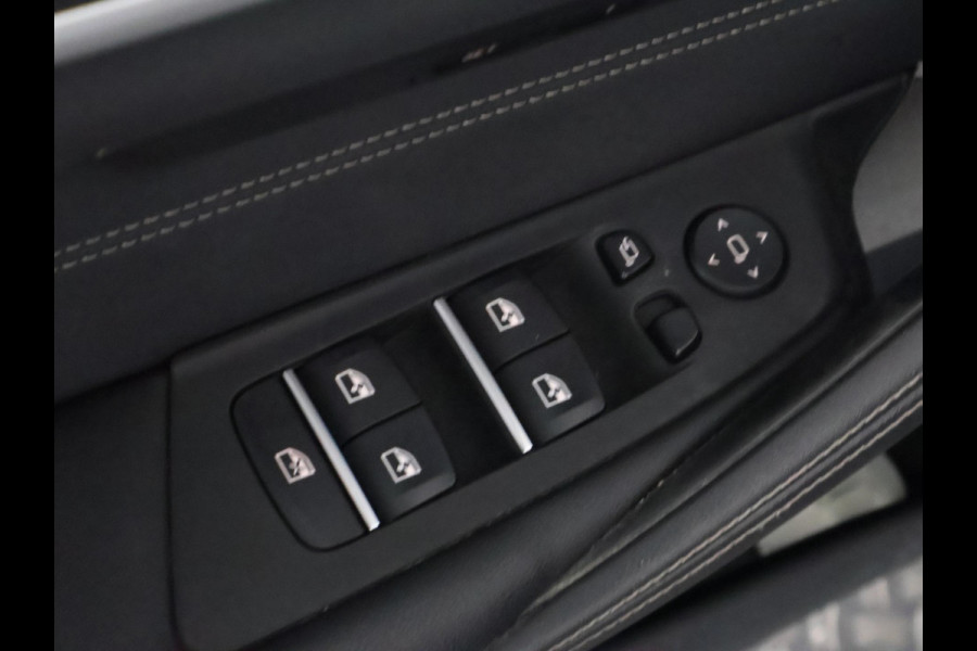 BMW 5 Serie Touring 530e Business Edition Plus M-Pakket | Stoelverwarming | Harman Kardon | Schuif-/Kanteldak | 1e eigenaar |
