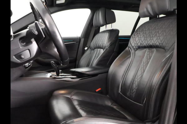 BMW 5 Serie Touring 530e Business Edition Plus M-Pakket | Stoelverwarming | Harman Kardon | Schuif-/Kanteldak | 1e eigenaar |