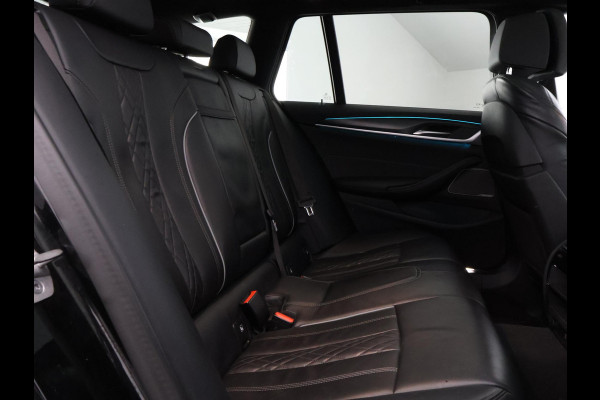BMW 5 Serie Touring 530e Business Edition Plus M-Pakket | Stoelverwarming | Harman Kardon | Schuif-/Kanteldak | 1e eigenaar |