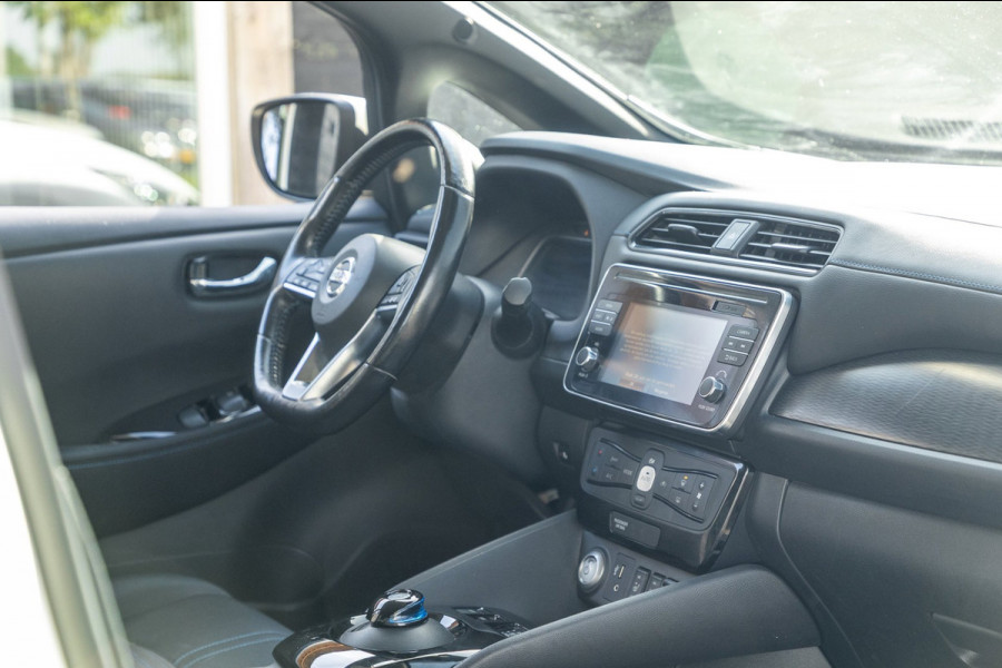 Nissan Leaf N-Connecta 40 kWh I 87% SOH I Dealeronderhouden I camera I