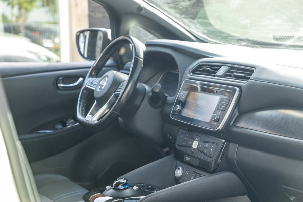 Nissan Leaf N-Connecta 40 kWh I 87% SOH I Dealeronderhouden I camera I