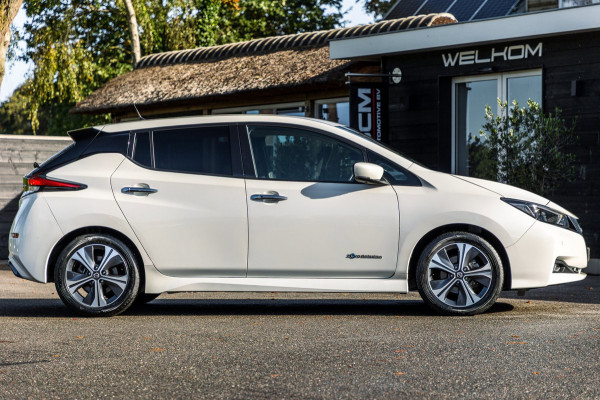 Nissan Leaf N-Connecta 40 kWh I 87% SOH I Dealeronderhouden I camera I