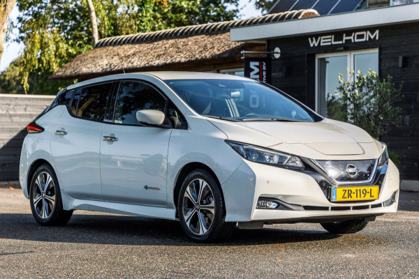 Nissan Leaf N-Connecta 40 kWh I 87% SOH I Dealeronderhouden I camera I