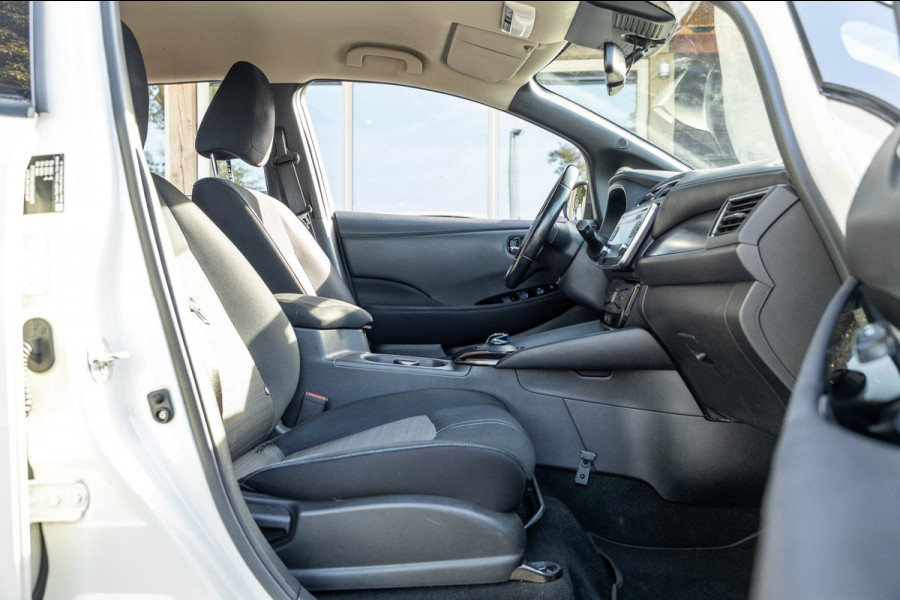 Nissan Leaf N-Connecta 40 kWh I 87% SOH I Dealeronderhouden I camera I