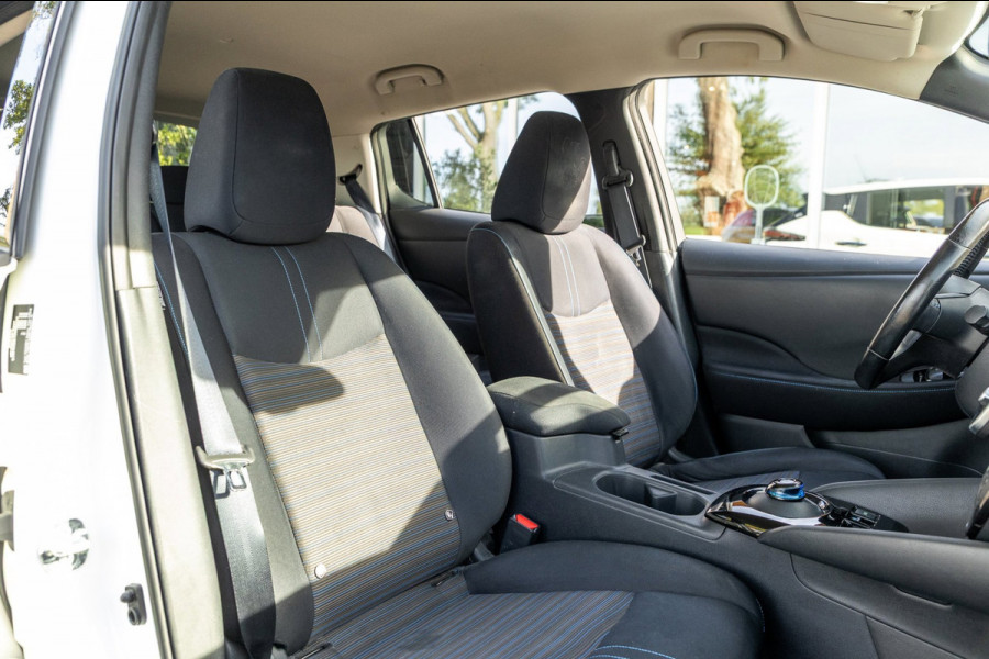 Nissan Leaf N-Connecta 40 kWh I 87% SOH I Dealeronderhouden I camera I