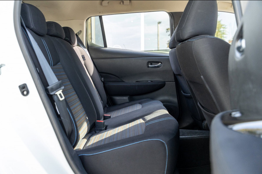 Nissan Leaf N-Connecta 40 kWh I 87% SOH I Dealeronderhouden I camera I