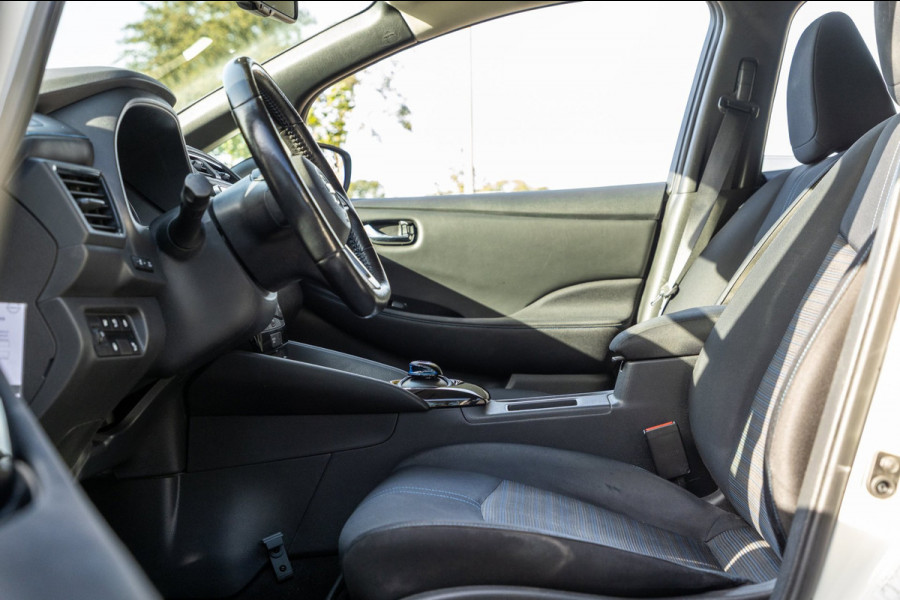 Nissan Leaf N-Connecta 40 kWh I 87% SOH I Dealeronderhouden I camera I