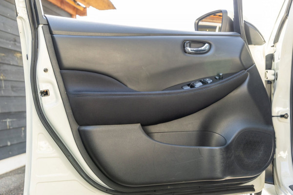 Nissan Leaf N-Connecta 40 kWh I 87% SOH I Dealeronderhouden I camera I