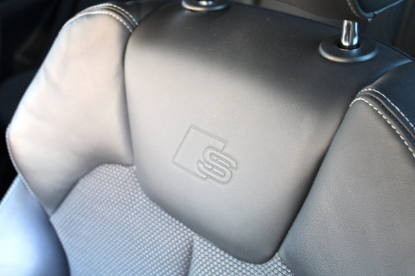 Audi Q5 50 TFSI e S edition | Matrix | Camera | 21 inch | Stuurwiel verwarmd