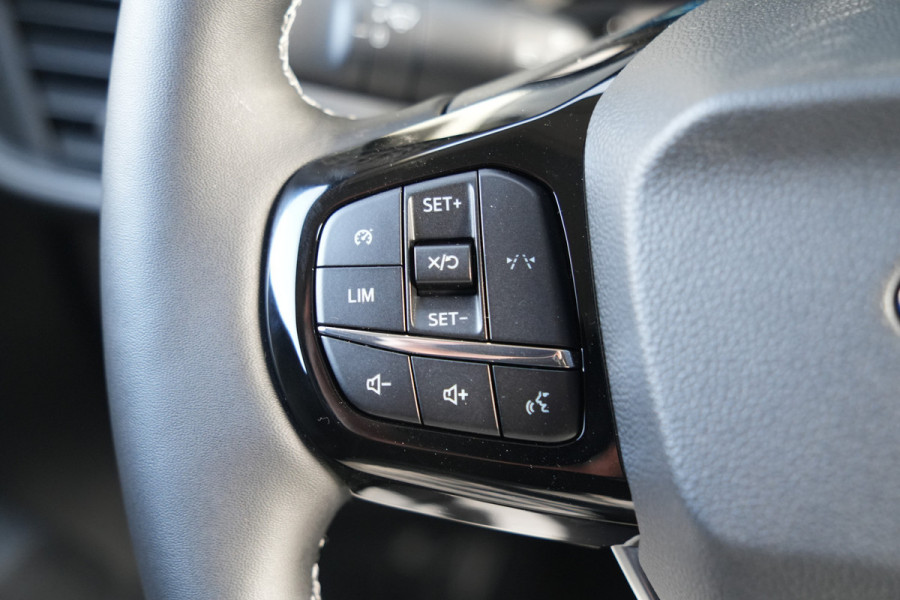 Ford E-Transit Courier Trend 46 kWh 136pk - Stoel/Stuurverwarming - Vloerplaat - Camera - Cruise - Carplay/Android - Rijklaar