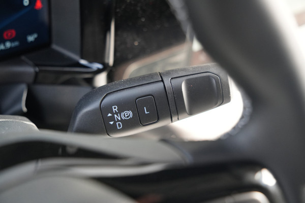 Ford E-Transit Courier Trend 46 kWh 136pk - Stoel/Stuurverwarming - Vloerplaat - Camera - Cruise - Carplay/Android - Rijklaar