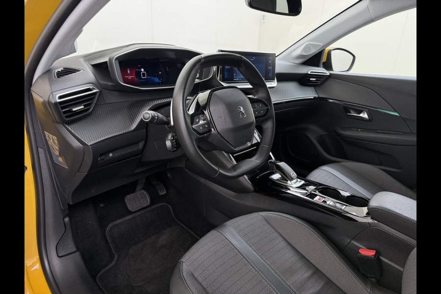 Peugeot 208 5Drs 101PK Automaat GT Pack 3D-Navi 360°Camera Stoelverwarming Apple Carplay Android Auto Ecc Pdc Privacy Glas Lmv Led Isofix DAB Bluetooth Keyless