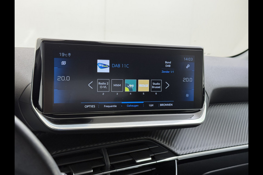 Peugeot 208 5Drs 101PK Automaat GT Pack 3D-Navi 360°Camera Stoelverwarming Apple Carplay Android Auto Ecc Pdc Privacy Glas Lmv Led Isofix DAB Bluetooth Keyless
