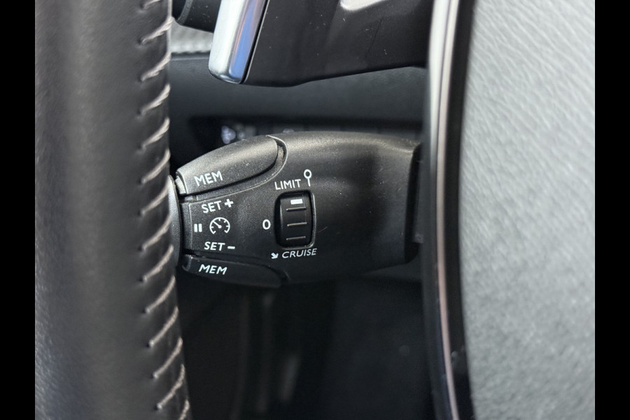 Peugeot 208 5Drs 101PK Automaat GT Pack 3D-Navi 360°Camera Stoelverwarming Apple Carplay Android Auto Ecc Pdc Privacy Glas Lmv Led Isofix DAB Bluetooth Keyless