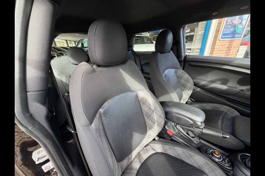 MINI 3-deurs 1.5 Cooper Pepper 2018 AUT NAVI LM NAP!