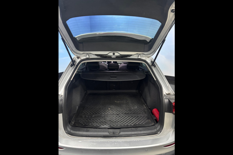 Volkswagen Golf Variant 1.0 eTSI Life Business Clima | Camera | Cruise