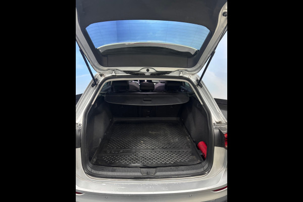 Volkswagen Golf Variant 1.0 eTSI Life Business Clima | Camera | Cruise
