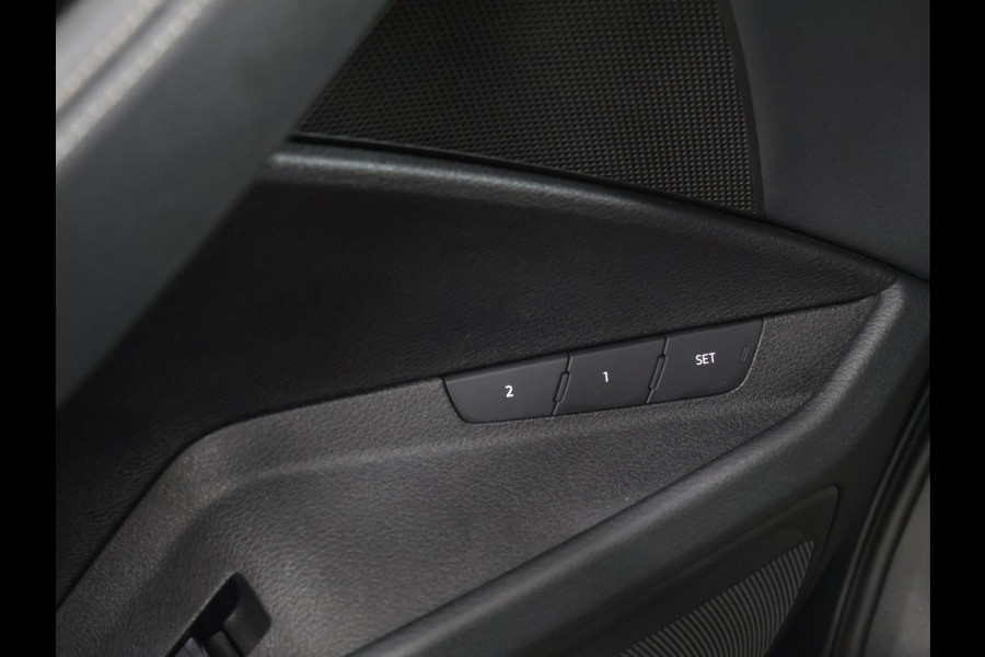Audi e-tron 55 quattro Business edition Plus 95 kWh [SCHUIFKANTELDAK, APPLE CARPLAY, ANDROID,  ADAPTIVE CRUISE CONTROL, STOELVERWARMING, MEMORY SEATS, DIGITAL DASH, PDC V+A, LEDER, ELEKTRISCHE ACHTERKLEP, NAVIGATIE, CLIMATE CONTROL, NIEUWSTAAT