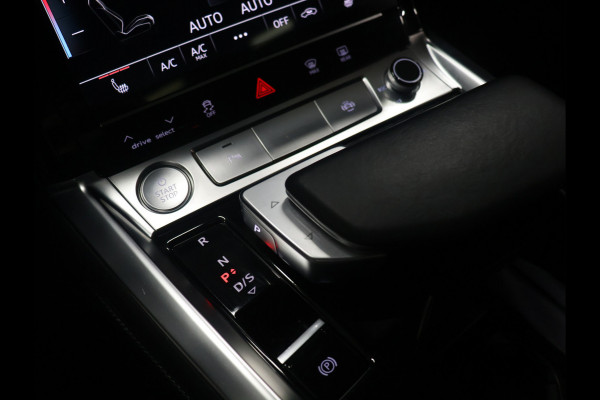 Audi e-tron 55 quattro Business edition Plus 95 kWh [SCHUIFKANTELDAK, APPLE CARPLAY, ANDROID,  ADAPTIVE CRUISE CONTROL, STOELVERWARMING, MEMORY SEATS, DIGITAL DASH, PDC V+A, LEDER, ELEKTRISCHE ACHTERKLEP, NAVIGATIE, CLIMATE CONTROL, NIEUWSTAAT