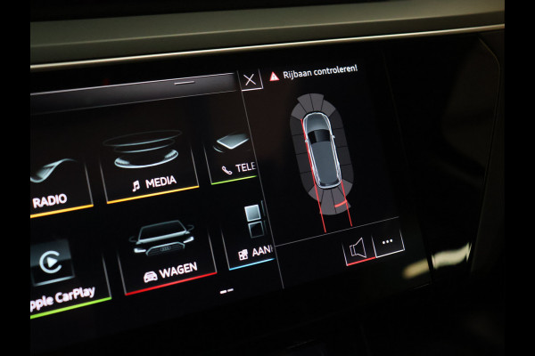 Audi e-tron 55 quattro Business edition Plus 95 kWh [SCHUIFKANTELDAK, APPLE CARPLAY, ANDROID,  ADAPTIVE CRUISE CONTROL, STOELVERWARMING, MEMORY SEATS, DIGITAL DASH, PDC V+A, LEDER, ELEKTRISCHE ACHTERKLEP, NAVIGATIE, CLIMATE CONTROL, NIEUWSTAAT