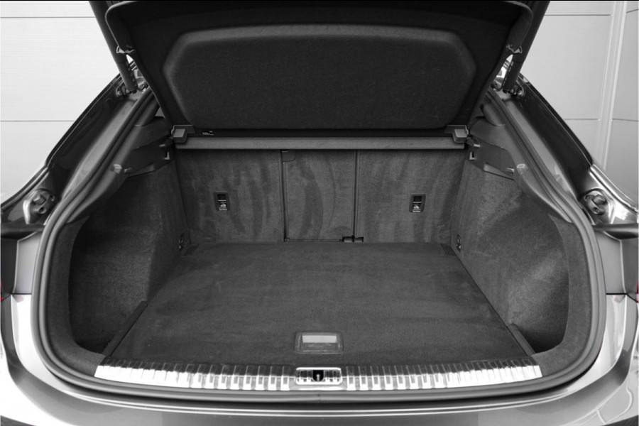 Audi Q3 Sportback 35 TFSI S Edition Pano Camera Keyless 21"