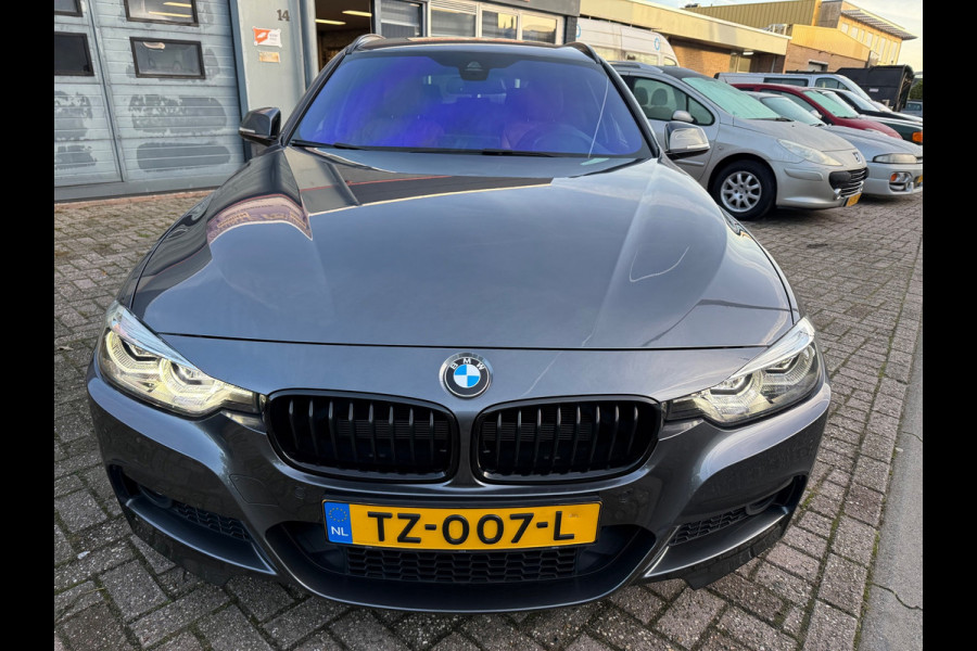 BMW 3 Serie Touring 320i 2018 M-SPORT LEDER NAP LUXE CARPLAY