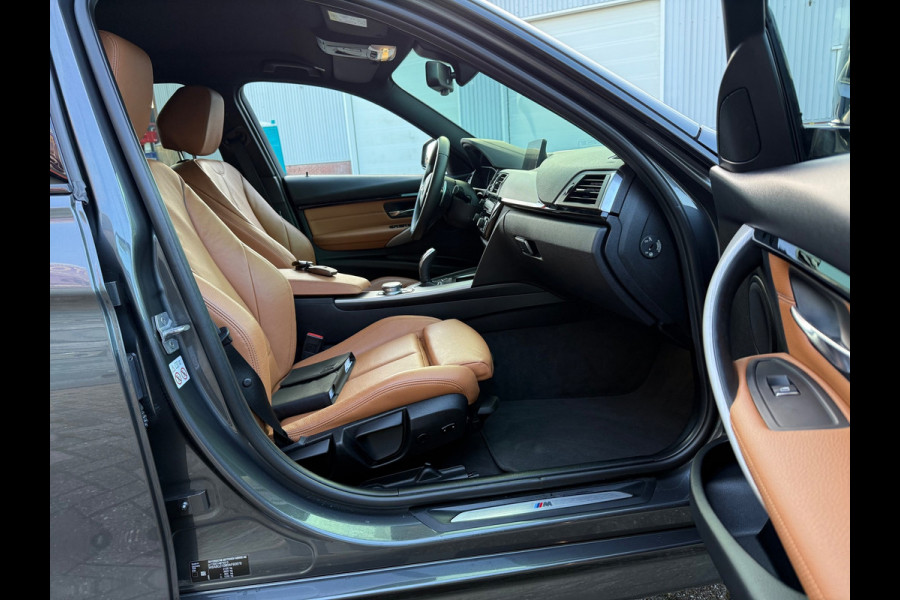 BMW 3 Serie Touring 320i 2018 M-SPORT LEDER NAP LUXE CARPLAY