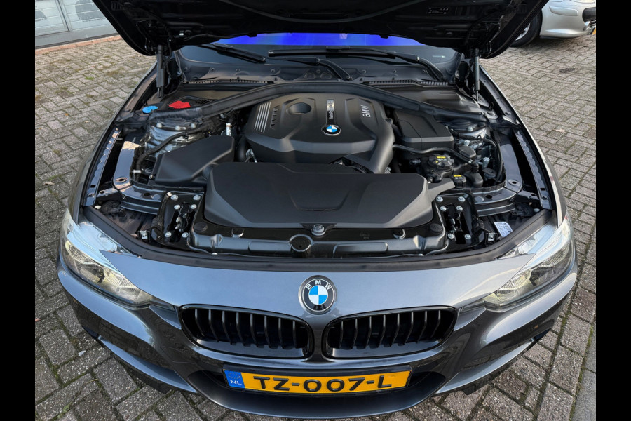 BMW 3 Serie Touring 320i 2018 M-SPORT LEDER NAP LUXE CARPLAY