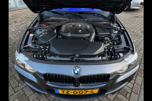 BMW 3 Serie Touring 320i 2018 M-SPORT LEDER NAP LUXE CARPLAY