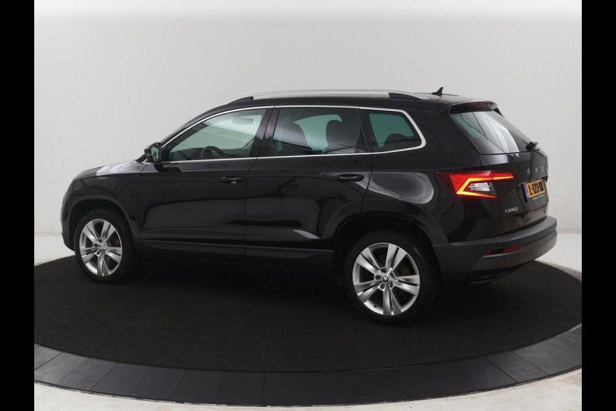 Škoda Karoq 1.5 TSI ACT Business Edition | Cruise control | Stoelverwarming | Carplay | Camera | Park assist | Sfeerverlichting | Climate control | Full LED
