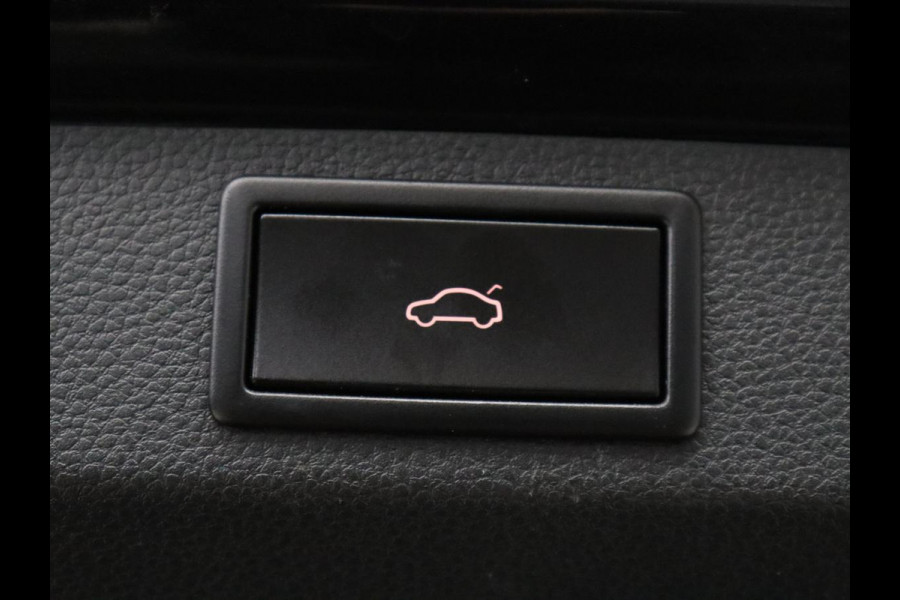 Škoda Karoq 1.5 TSI ACT Business Edition | Cruise control | Stoelverwarming | Carplay | Camera | Park assist | Sfeerverlichting | Climate control | Full LED
