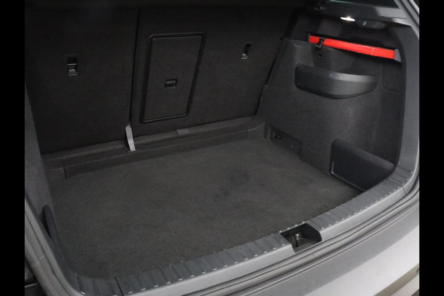 Škoda Karoq 1.5 TSI ACT Business Edition | Cruise control | Stoelverwarming | Carplay | Camera | Park assist | Sfeerverlichting | Climate control | Full LED