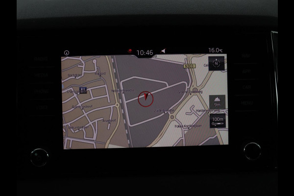 Škoda Karoq 1.5 TSI ACT Business Edition | Cruise control | Stoelverwarming | Carplay | Camera | Park assist | Sfeerverlichting | Climate control | Full LED