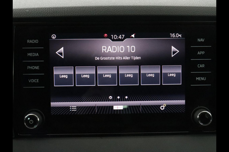 Škoda Karoq 1.5 TSI ACT Business Edition | Cruise control | Stoelverwarming | Carplay | Camera | Park assist | Sfeerverlichting | Climate control | Full LED