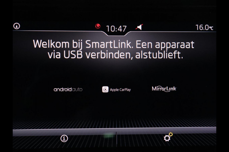 Škoda Karoq 1.5 TSI ACT Business Edition | Cruise control | Stoelverwarming | Carplay | Camera | Park assist | Sfeerverlichting | Climate control | Full LED