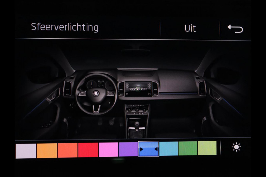 Škoda Karoq 1.5 TSI ACT Business Edition | Cruise control | Stoelverwarming | Carplay | Camera | Park assist | Sfeerverlichting | Climate control | Full LED