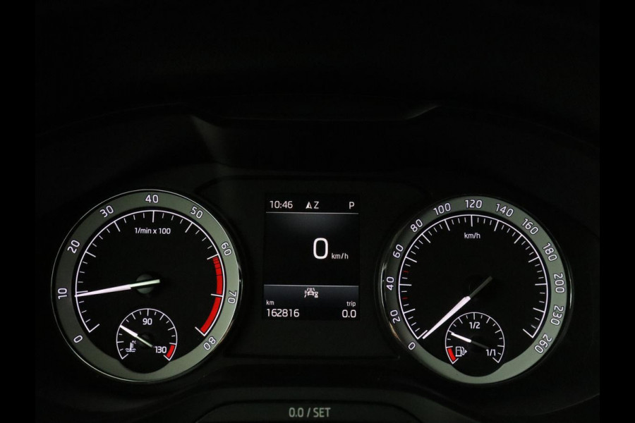 Škoda Karoq 1.5 TSI ACT Business Edition | Cruise control | Stoelverwarming | Carplay | Camera | Park assist | Sfeerverlichting | Climate control | Full LED