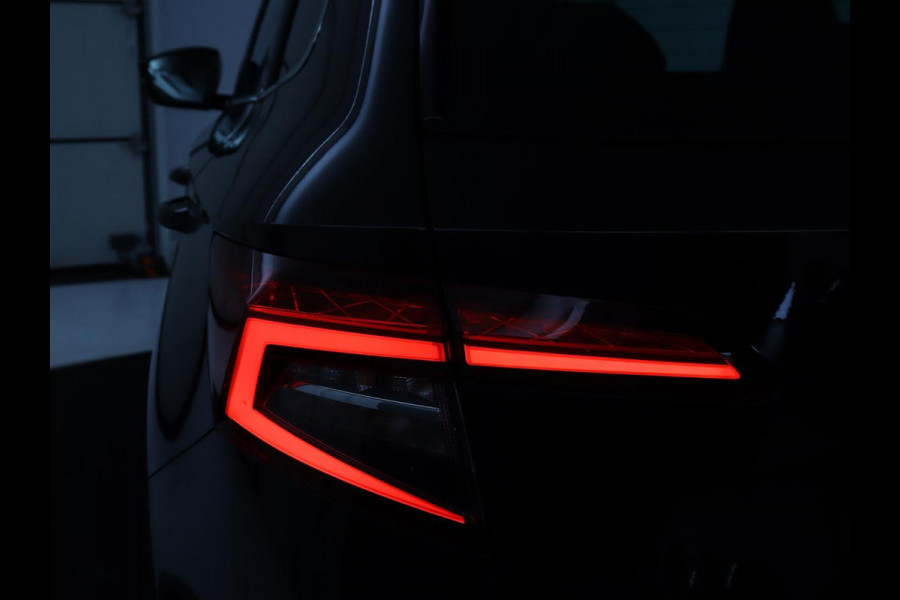 Škoda Karoq 1.5 TSI ACT Business Edition | Cruise control | Stoelverwarming | Carplay | Camera | Park assist | Sfeerverlichting | Climate control | Full LED