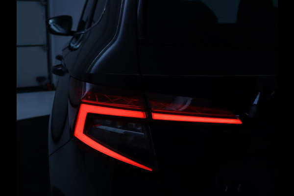 Škoda Karoq 1.5 TSI ACT Business Edition | Cruise control | Stoelverwarming | Carplay | Camera | Park assist | Sfeerverlichting | Climate control | Full LED